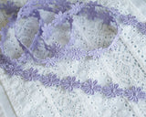 Lavender Daisy lace (1yd)