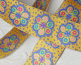 アメリカのテキスタイルデザイナーによるジャガードリボンで、愛犬の首輪を作ったり、ハンドメイドのキルト、カルトナージュ、スクラップブッキング、ポーチなどに飾ると可愛いです