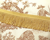 綺麗な光沢と、程よい太さのある滑らかな肌触りのブリオンフリンジです。 クッション、ソファー、スツールに飾ったり、手作りハンドバッグの飾りにも使えます。 綺麗なゴールドの色は、上品な飾りになります。アメリカの手芸用品、インテリア用フリンジ、ブレード、タッセルをアメリカから直送いたします。