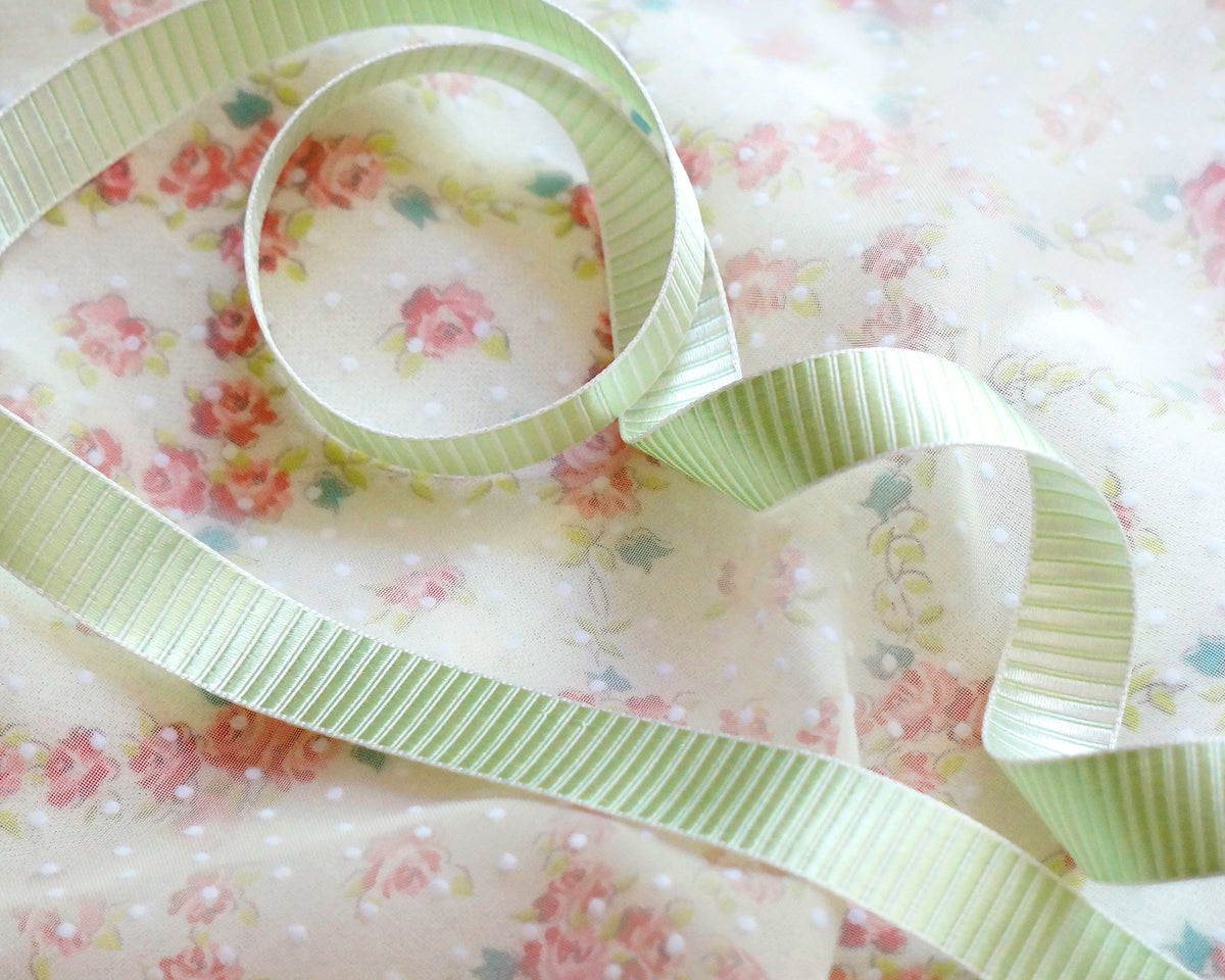 リボンボン レーヨンペタシャムリボン #004 50mm幅 巻(30m) 11サイズ80色展開 ポリエステルペタシャムリボン #004 ダークグレー 38mm幅 巻(30m) 11