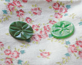 1940s vintage plastic buttons (2)