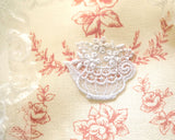 Appliques en dentelle motif théière | Blanc, 2 pièces | Matériel de couture
