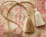 オフホワイト・ベージュのインテリアタッセル - チェアタイ・カーテンタッセル - Chair Tie Tassel・装飾コード
