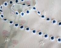 Daisy lace (1yd) 