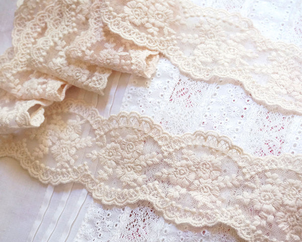 Vintage Baby pink country style cotton lace (1yd)