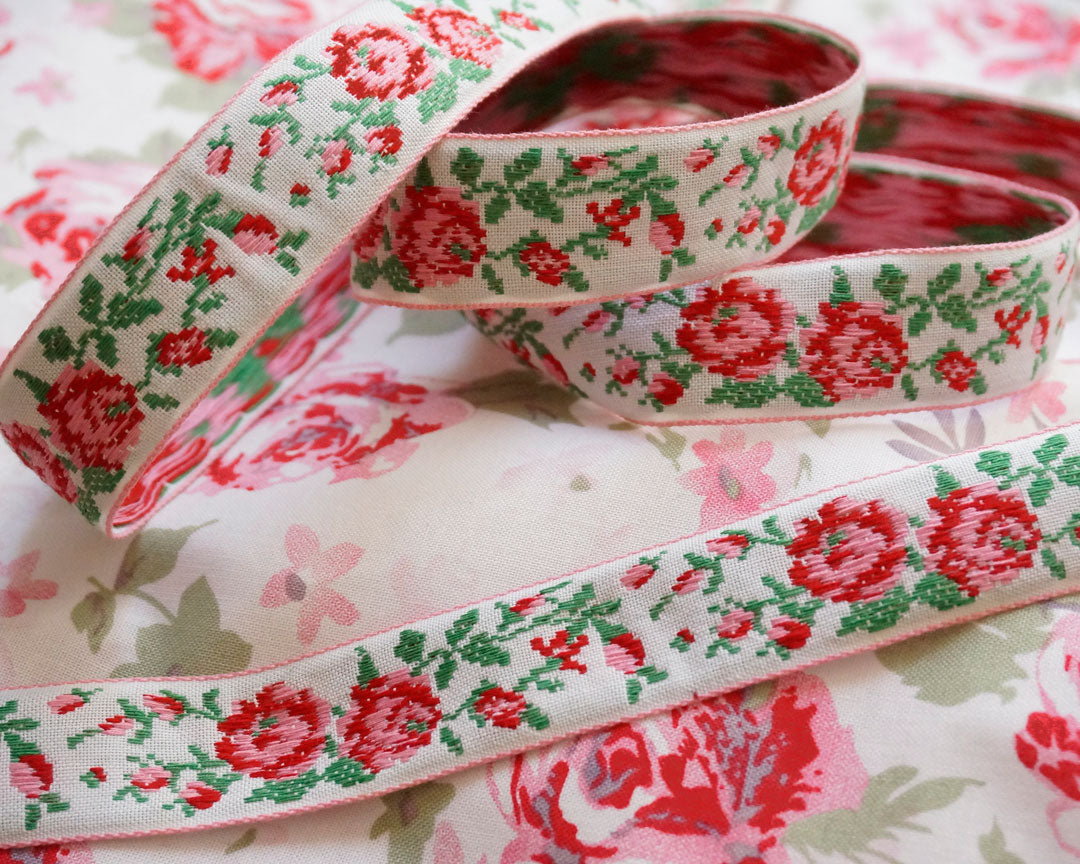 ヴィンテージ・バラ柄ジャガードリボン (50cm) – Chantal Trim Gallery