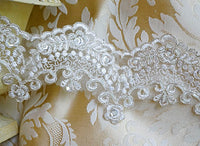 Embroidered tulle lace (39") 