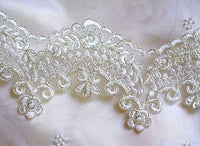 Embroidered tulle lace (39") 