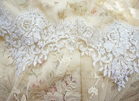 Embroidered tulle lace (50cm 3 motifs) 