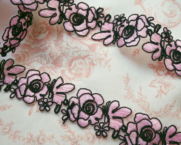 Floral embroidery lace (50cm)