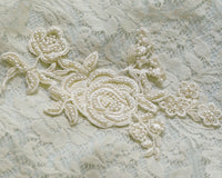 Embroidered lace motif with pearl beads (1 piece)